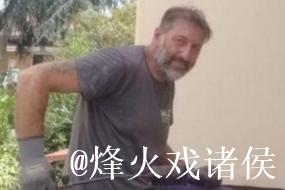 前佛罗伦萨球员里加诺:退役后为了谋生,我重返工地当瓦匠 前佛罗伦萨球员里加诺:退役后为了谋生,我重返工地当瓦匠