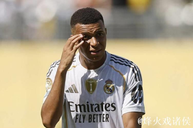 1-2!欧冠再爆冷门:世界冠军83分钟丢球!被意 1-2!欧冠再爆冷门:世界冠军83分钟丢球!被意